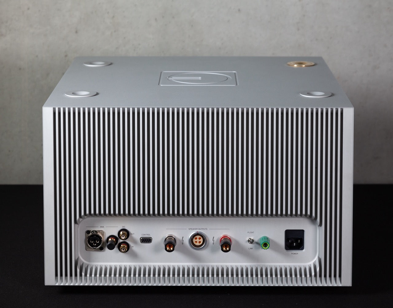 Goldmund Telos 1800