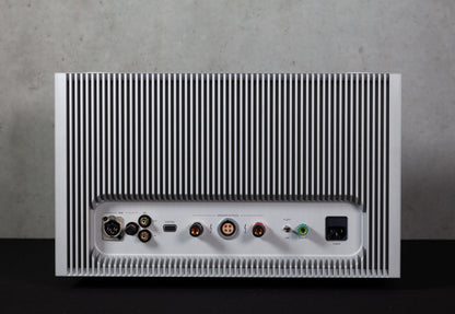 Goldmund Telos 1800