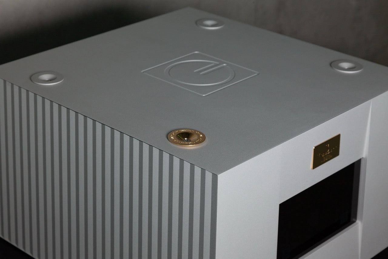 Goldmund Telos 1800
