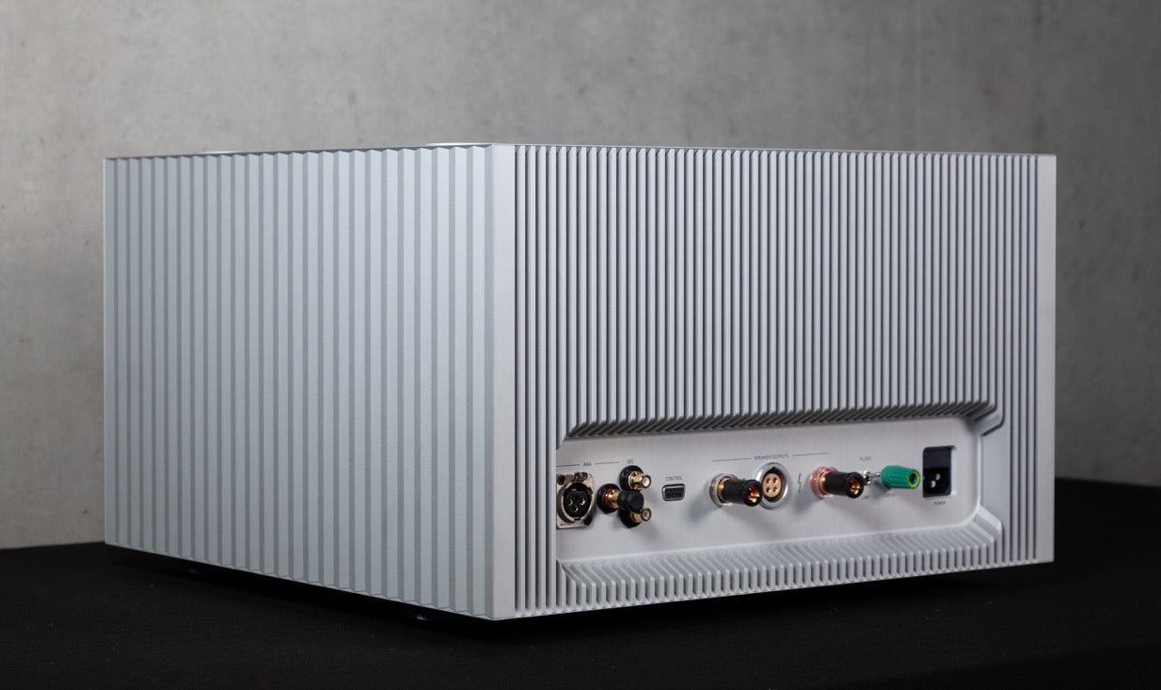 Goldmund Telos 1800