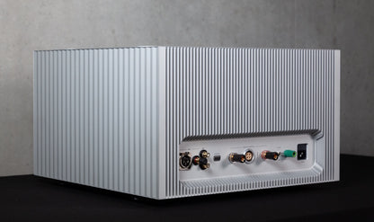 Goldmund Telos 1800