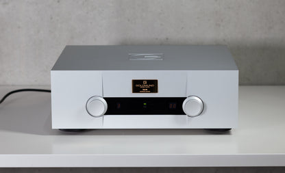 Goldmund Telos 670